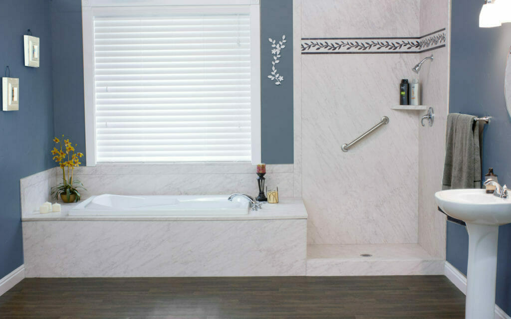 Alcove Whirlpool Tubs Vs. Drop-In Whirlpool Tubs