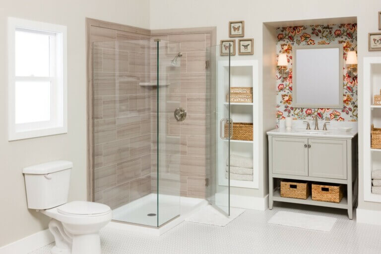 Design Your Bathroom in Glass