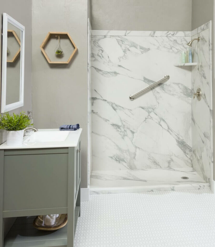 8 Tips to Make a Small Bathroom Look Bigger