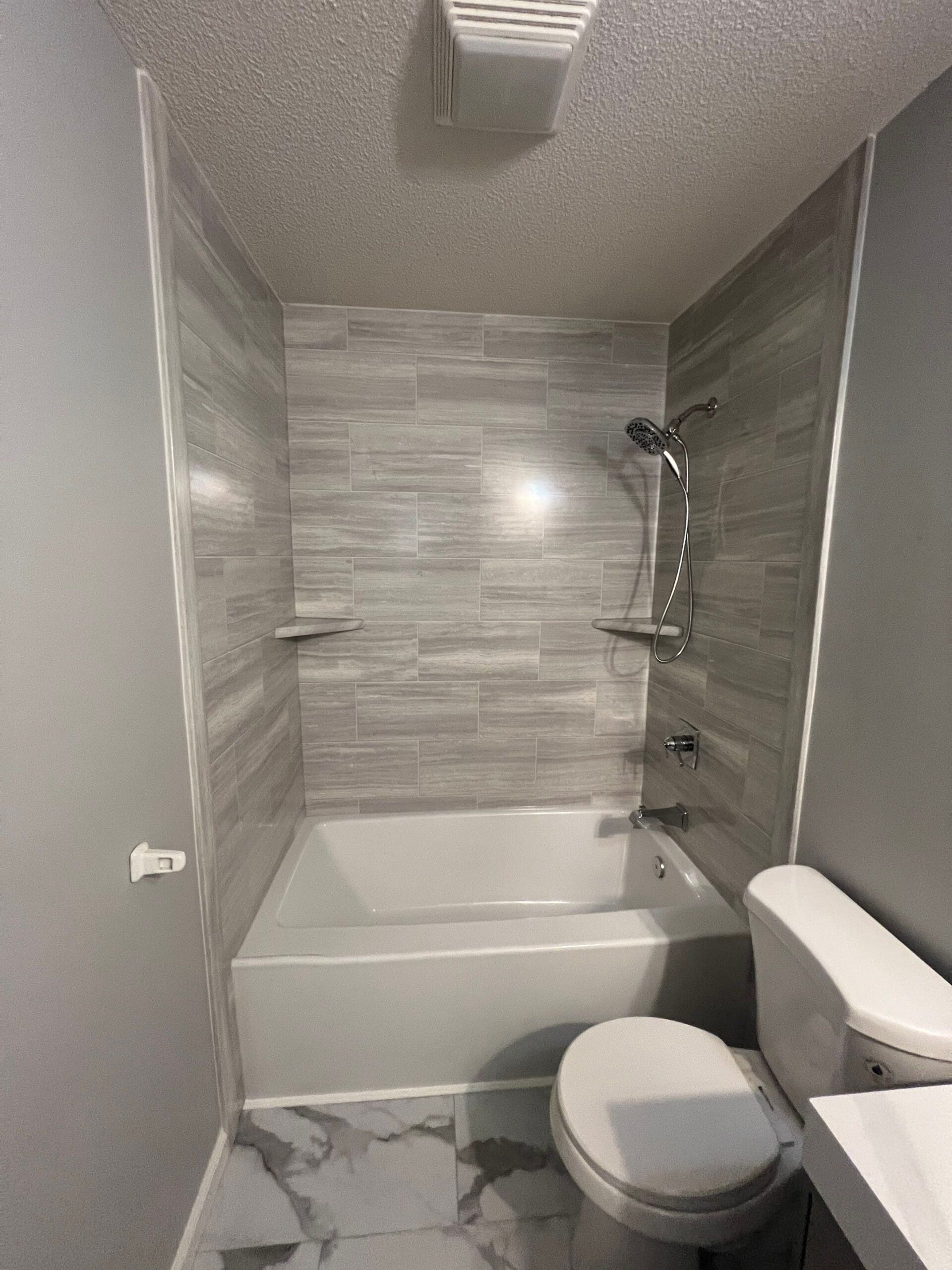 Bathroom Remodel, Holiday Dr, Lee's Summit, MO 64064