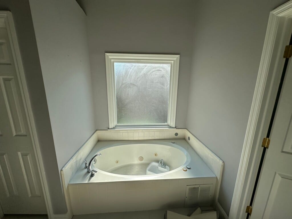 Before - Tub To Shower Conversion, Ogeechee Dr, Alpharetta, GA 30022