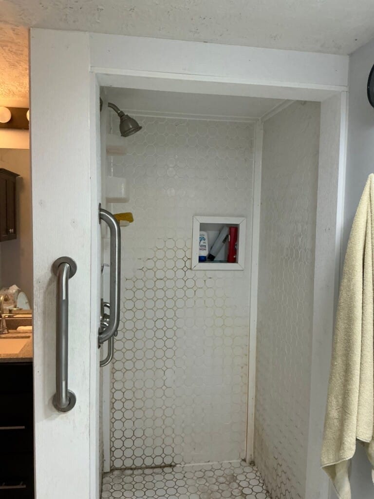 Before - Shower Remodel, Plankton Pl, Columbus, OH 43213