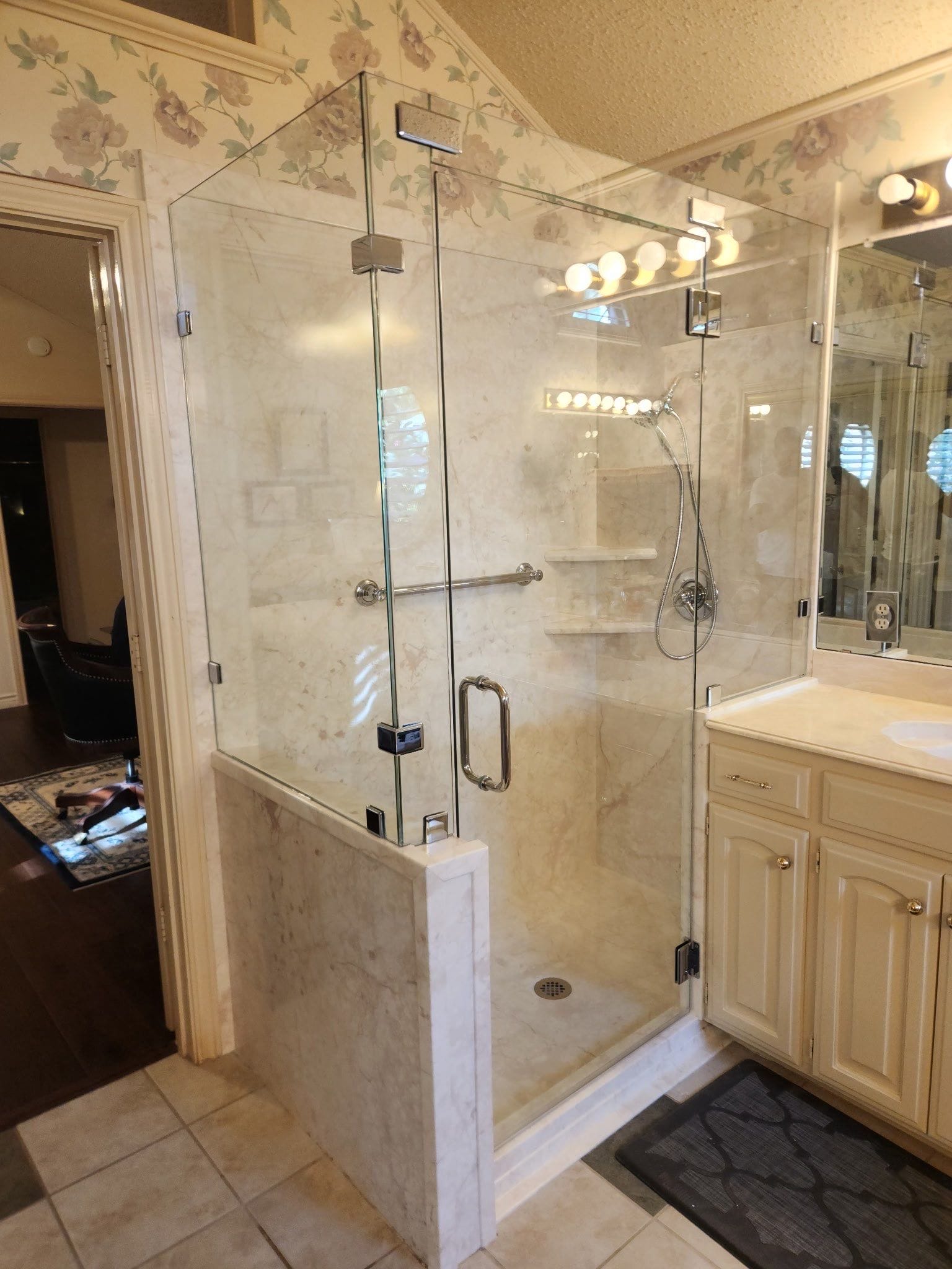 Bathroom Remodel, Bentley Dr, Plano, TX 75093