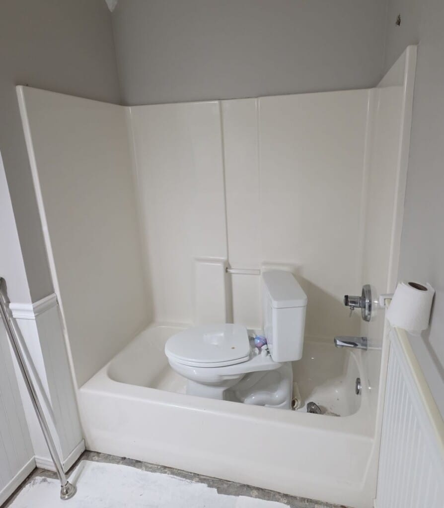 Before - Bath & Shower Combo, Dustin Dr, Columbia, Missouri 65203