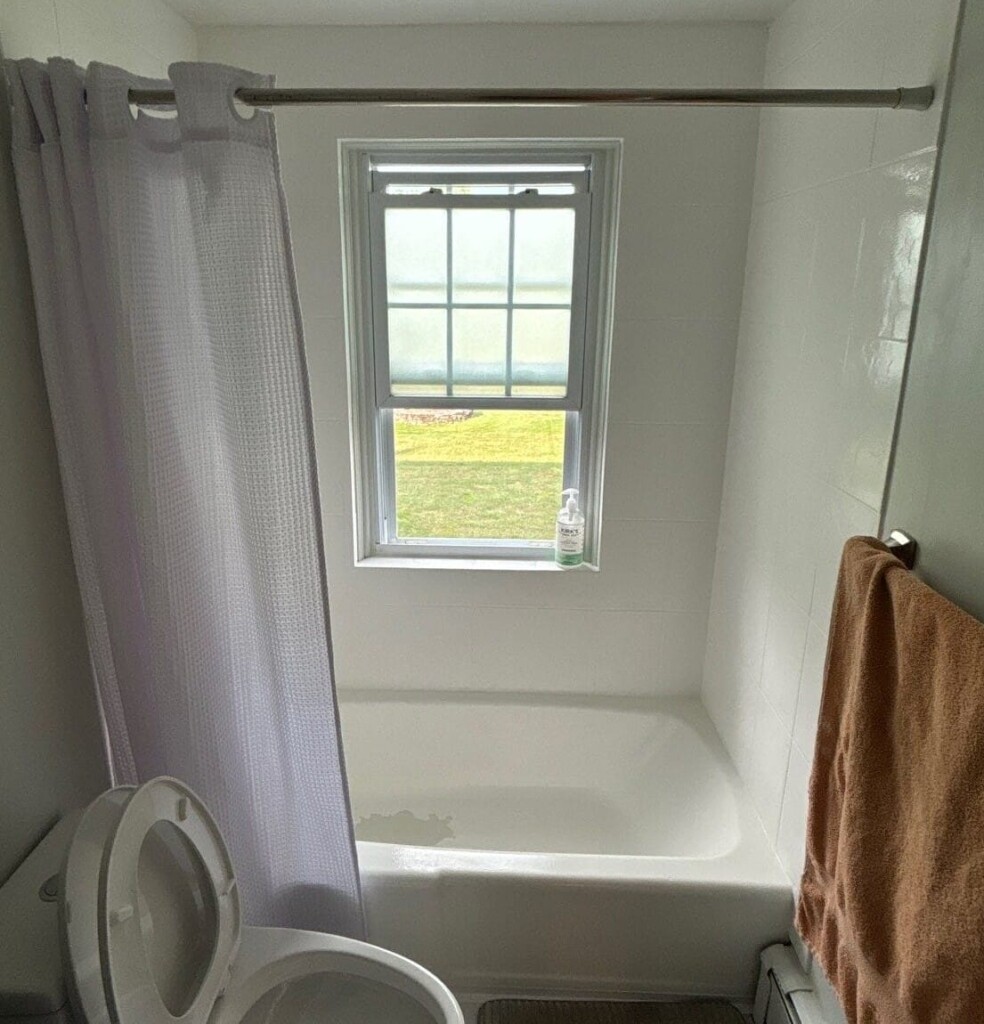 Before - Bathroom Remodel, Belmont Ave, Vancouver, BC V6T