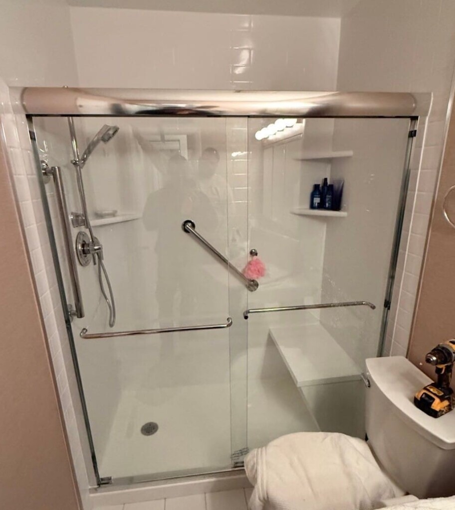 After - Tub To Shower Conversion, Woodway Dr, Paulsboro, NJ 08066