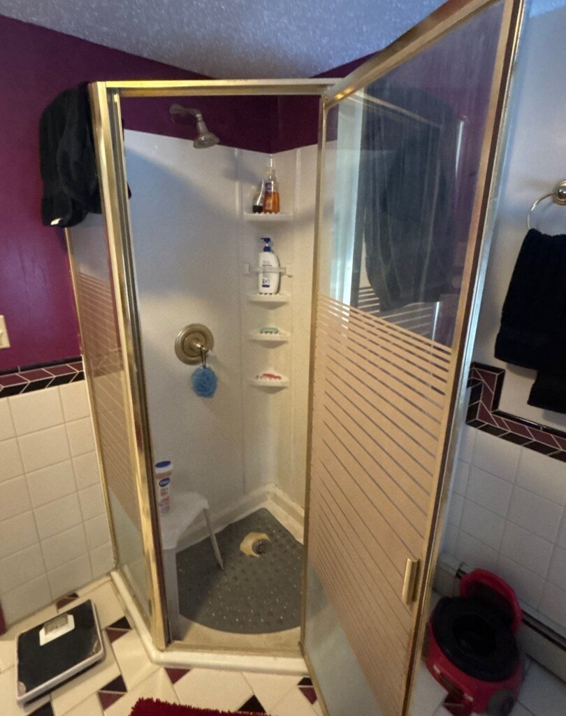 Before - Bathroom Remodel, Red Mountain Dr, Santa Clara, UT 84765