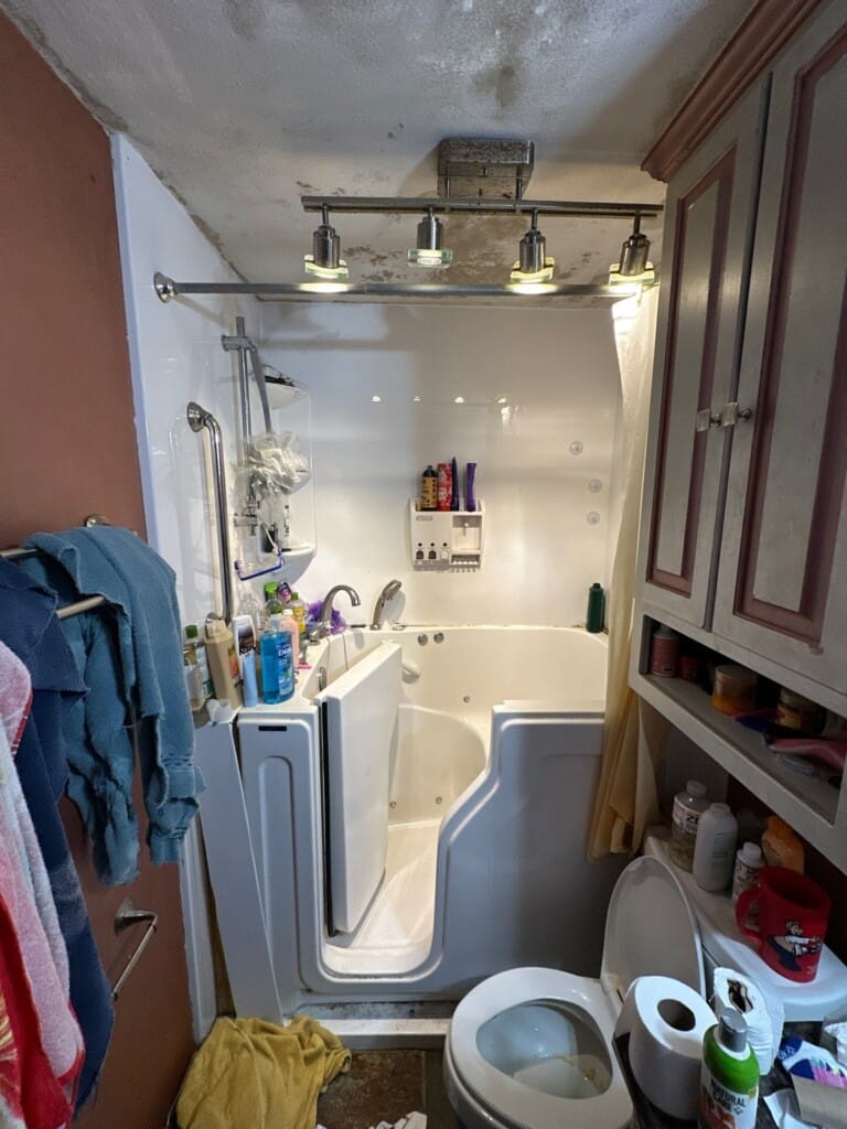 Before - Walk-in Shower Installation, Enchanted Oak Dr, Orlando, FL 32836
