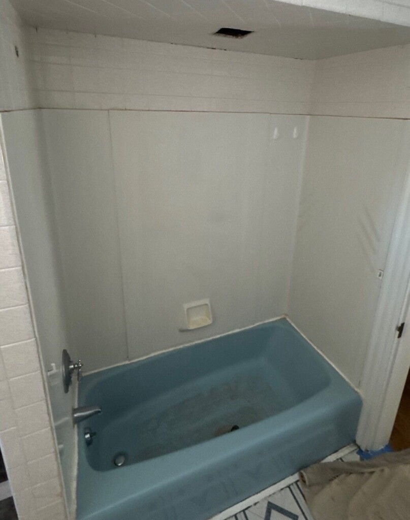 Before - Bath & Shower Combo, Silver Beech Cir, Saint George, UT 84790