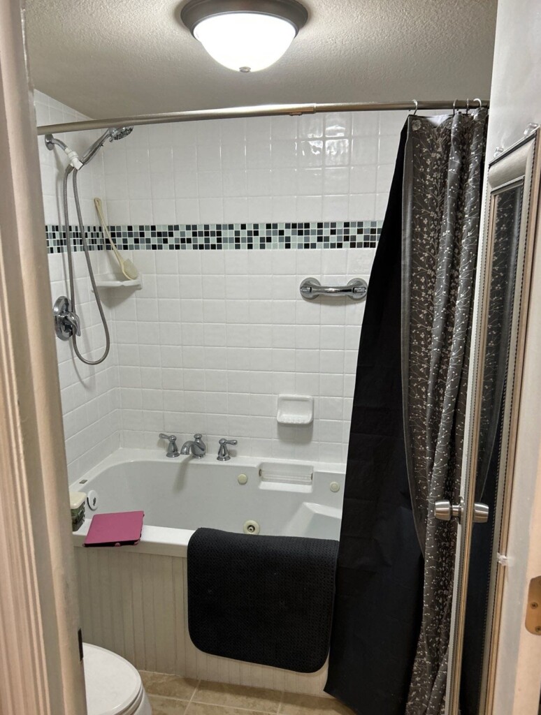 Before - Walk-in Shower Installation, Fairmeadow Cir, Boise, ID 83704
