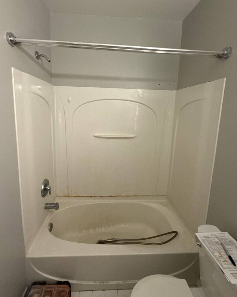 Before - Tub To Shower Conversion, Woodward Ave, Pleasant Ridge, MI 48069