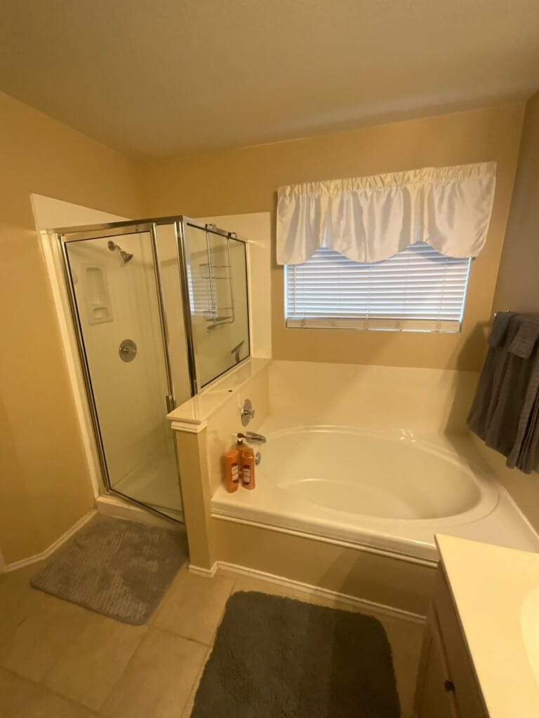 Before - Bathroom Remodel, Sabertooth Dr, Round Rock, TX 78681