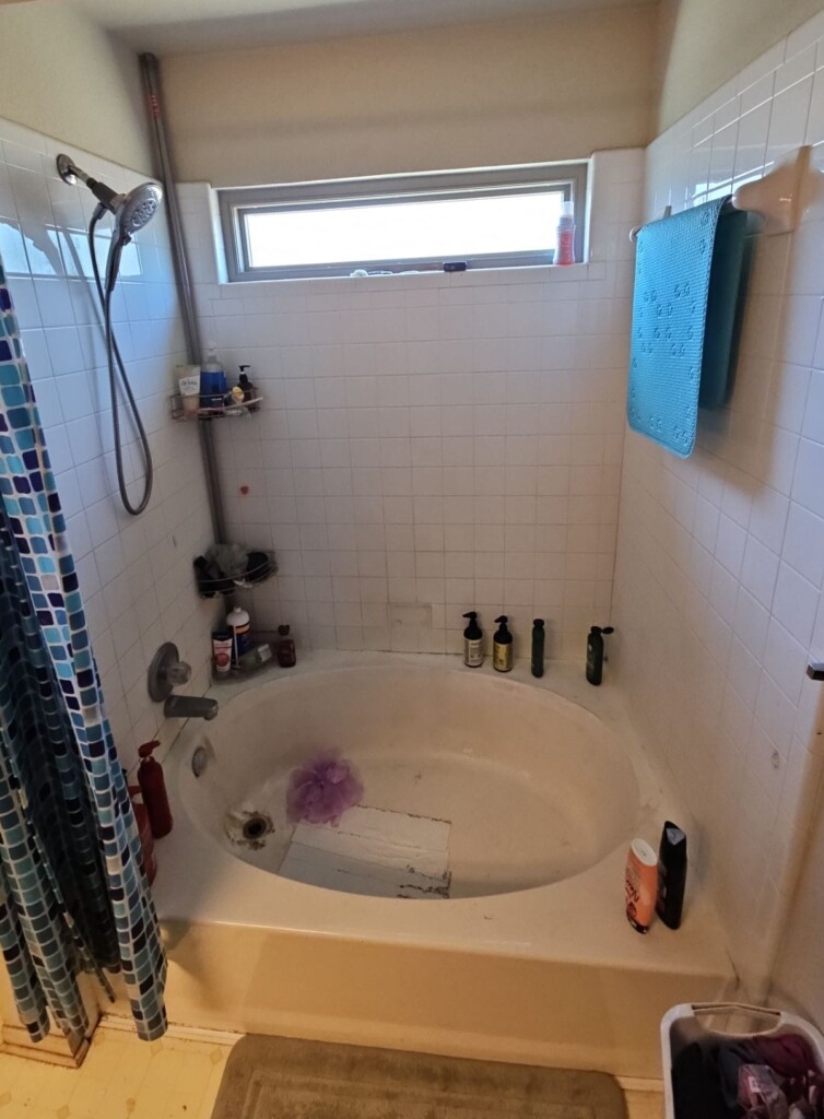 Before - Bath & Shower Combo, Athens St, Belton, TX 76513