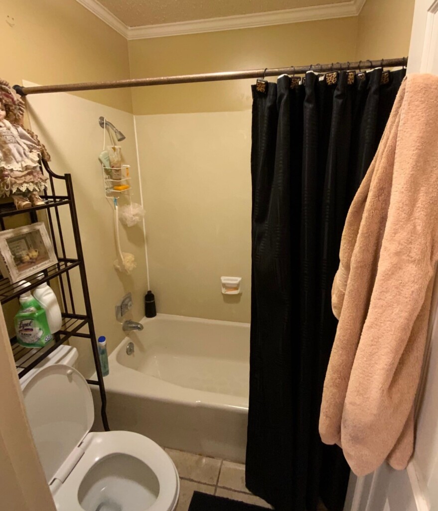 Before - Tub To Shower Conversion, Galvez Dr, Lafayette, LA 70506