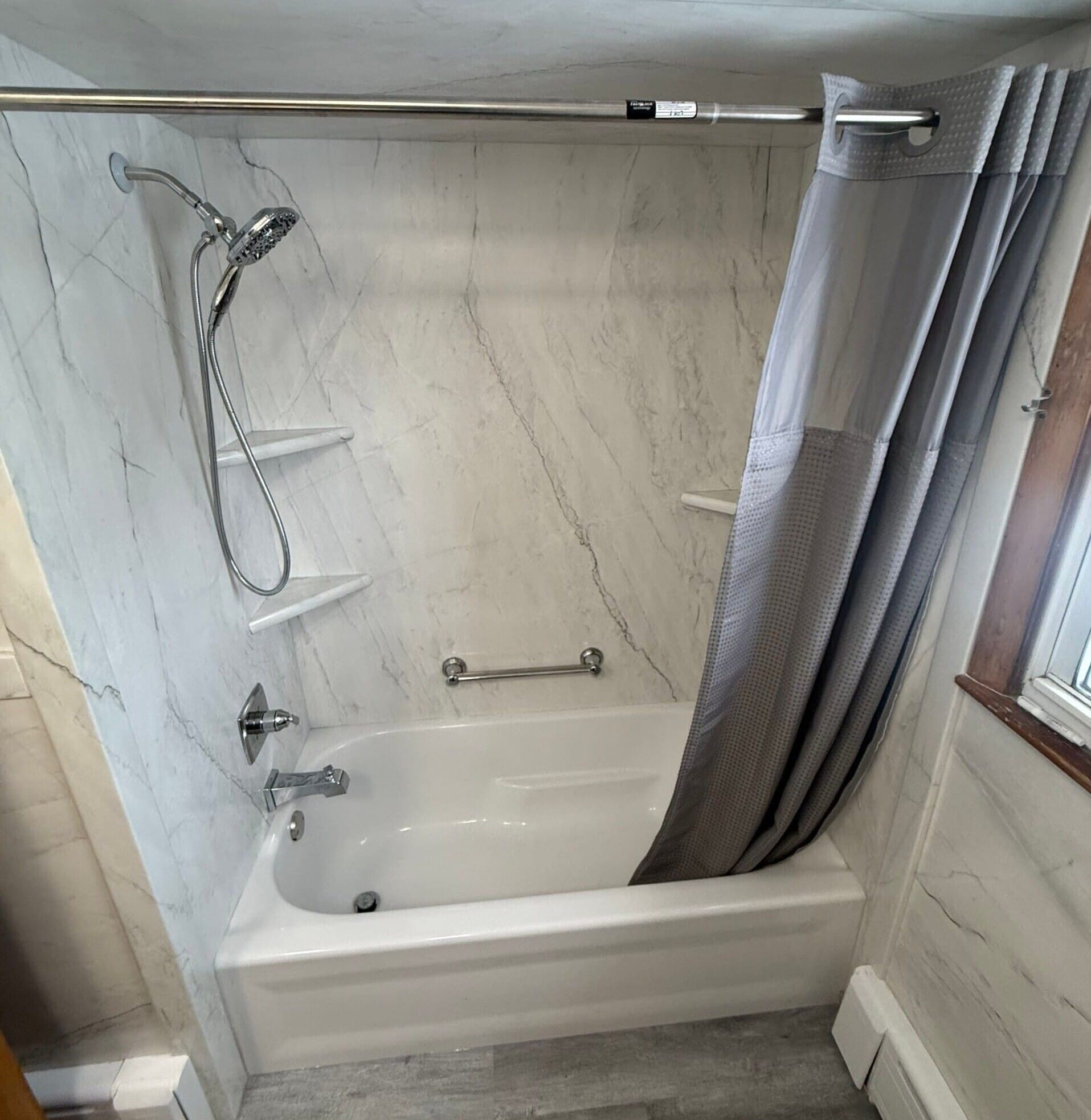 Bath & Shower Combo, Fern Hill Ave, Waterbury, CT 06704