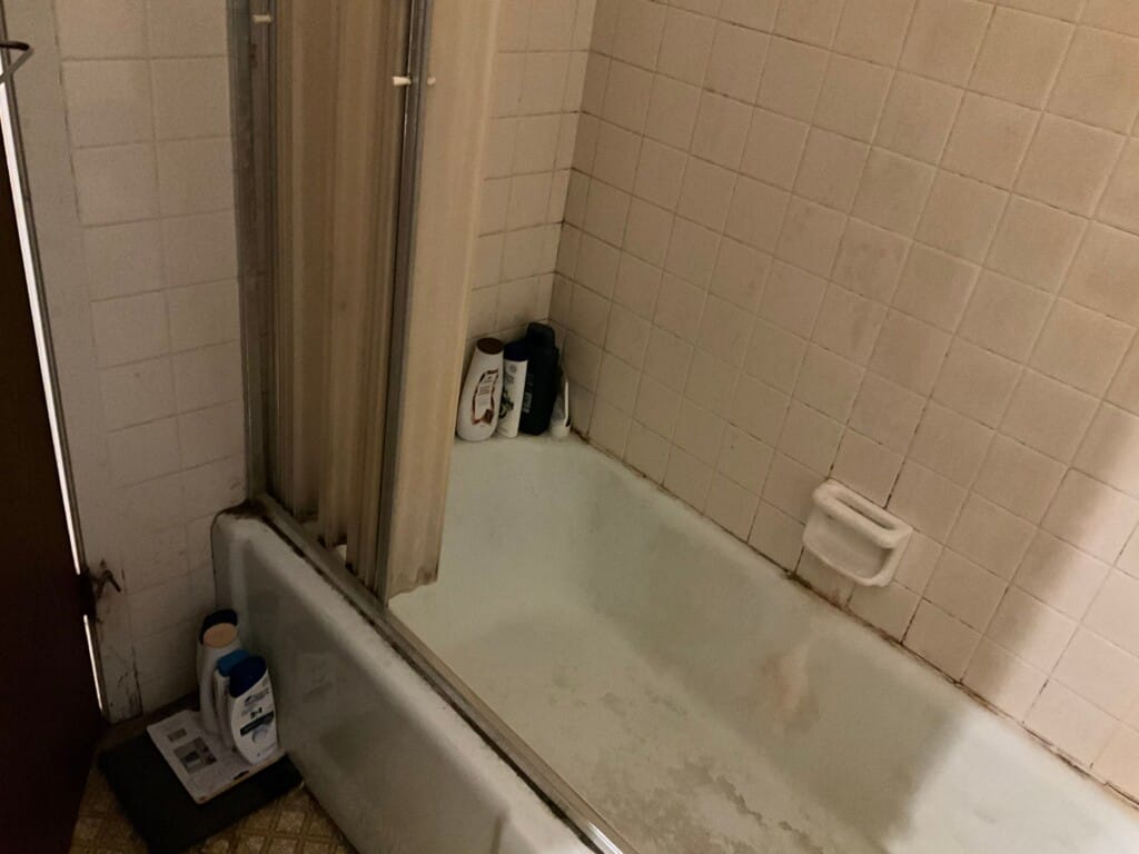 Before - Bath & Shower Combo, Ottoway Dr, Temple, TX 76501Ottoway Dr, Temple, TX 76501