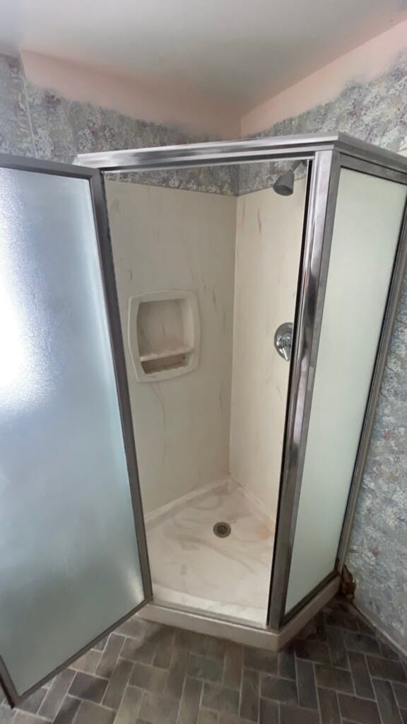 Before - Shower Remodel, Louise Ct, Utica, MI 48317