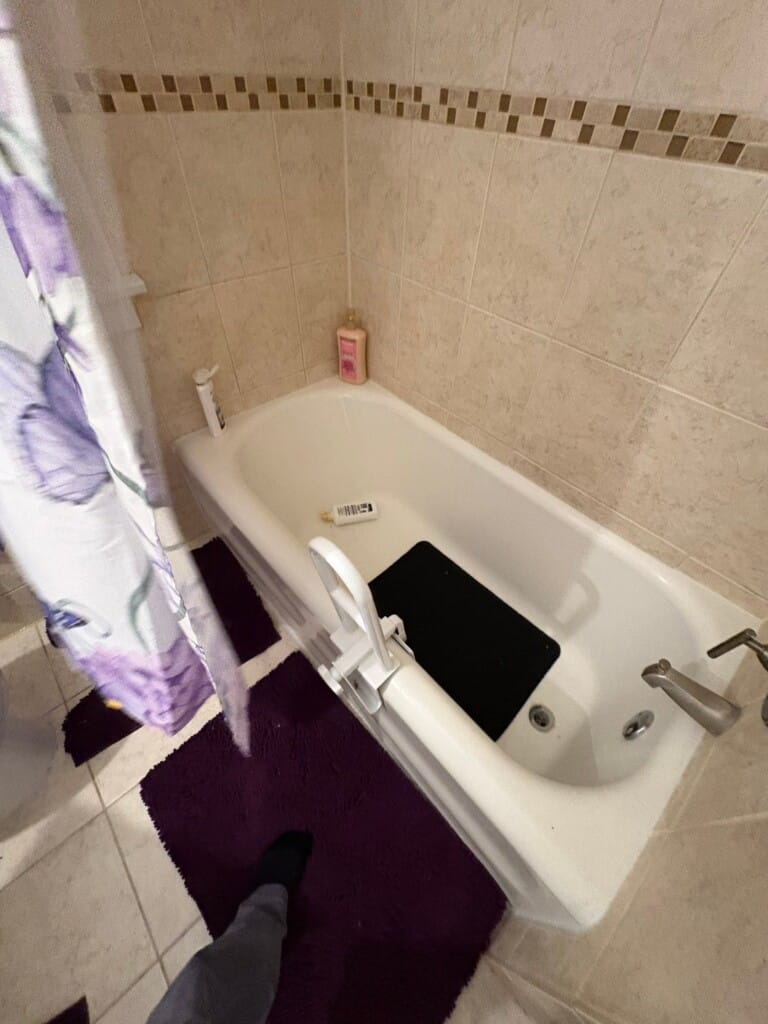 Before - Tub To Shower Conversion, Wakefield Ave, Saint Paul, MN 55106