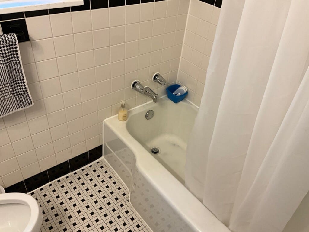 Before - Tub To Shower Conversion, Clearview Dr, Austin, TX 78703