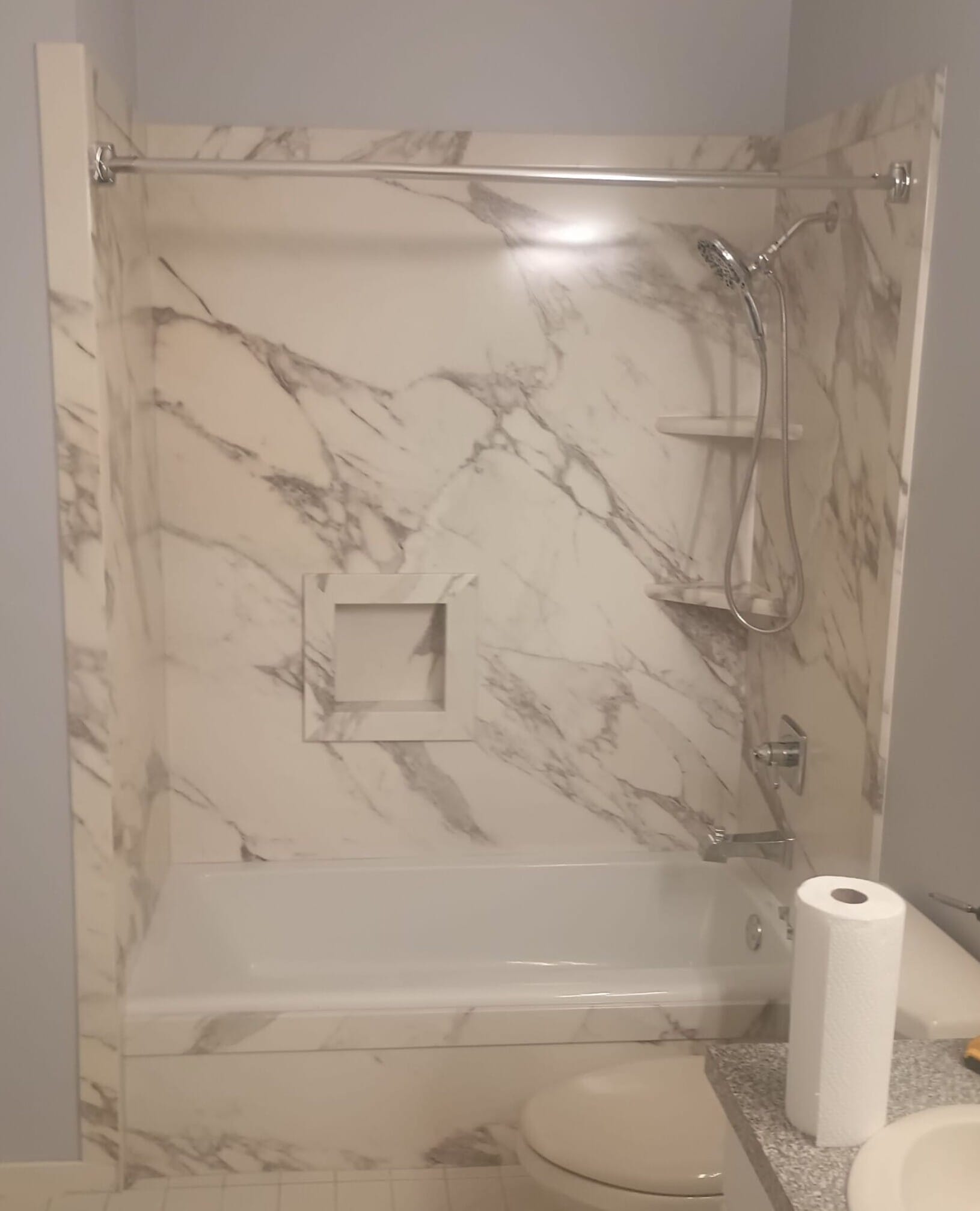 Bath & Shower Combo, Aztec Way, Okemos, MI 48864