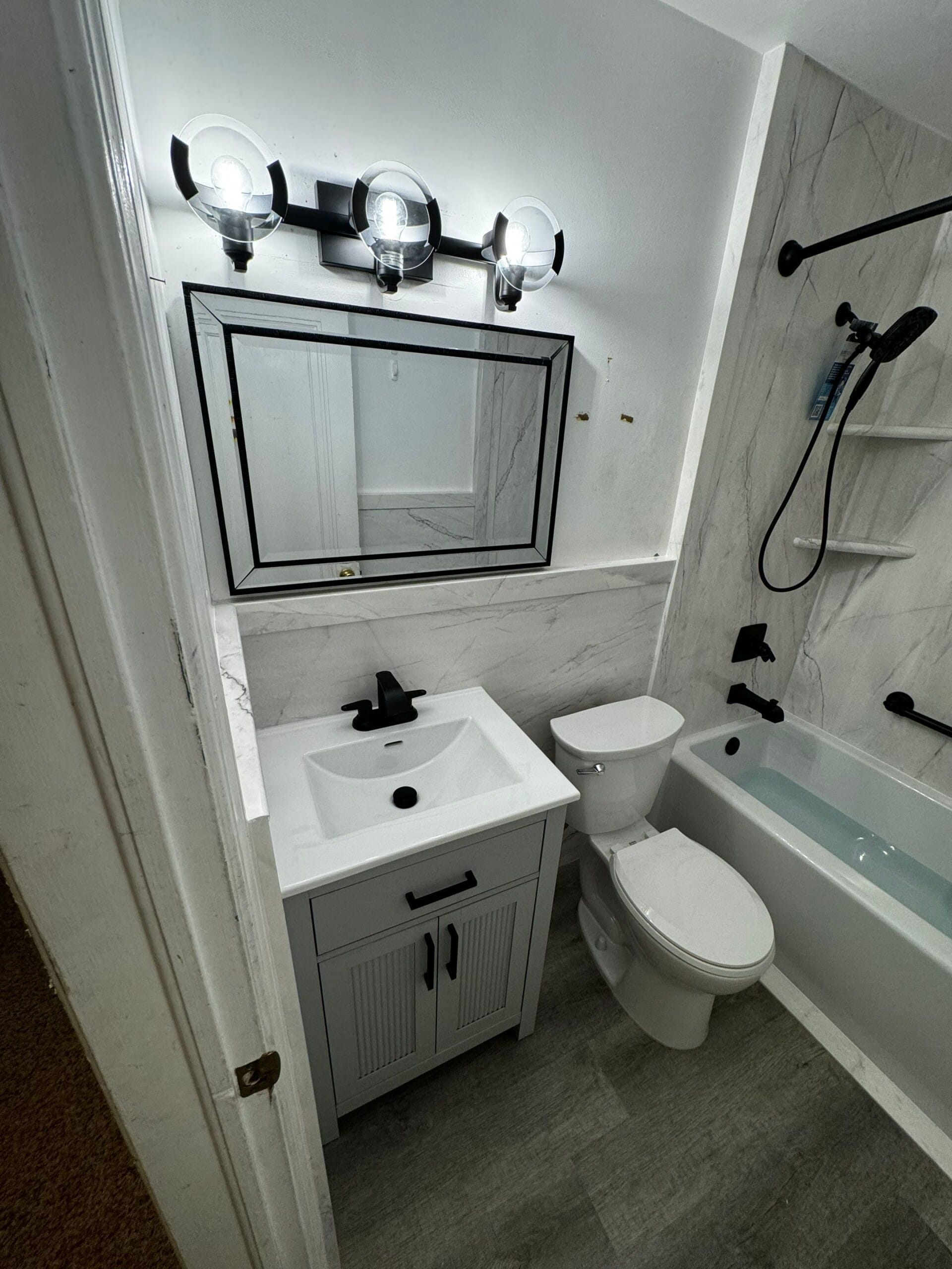 Bath & Shower Combo, Brittany Ave, Eastpointe, MI 48021