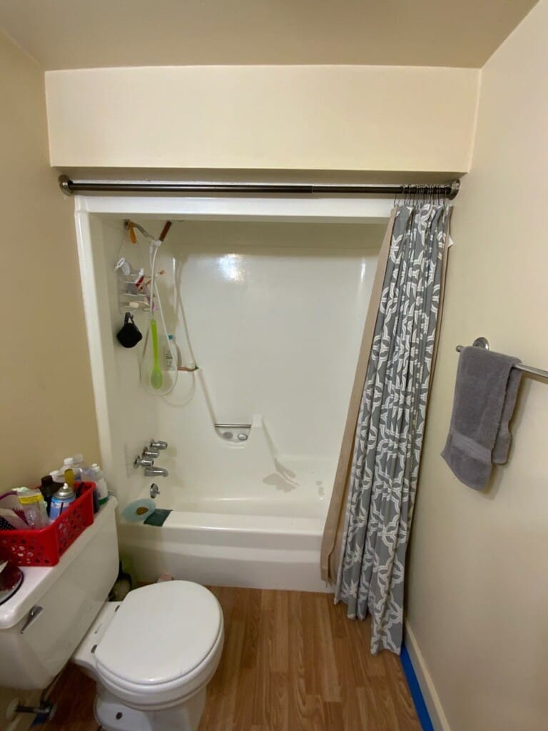 Before - Bath & Shower Combo, Chalk Farm Rd, Warren, MI48091