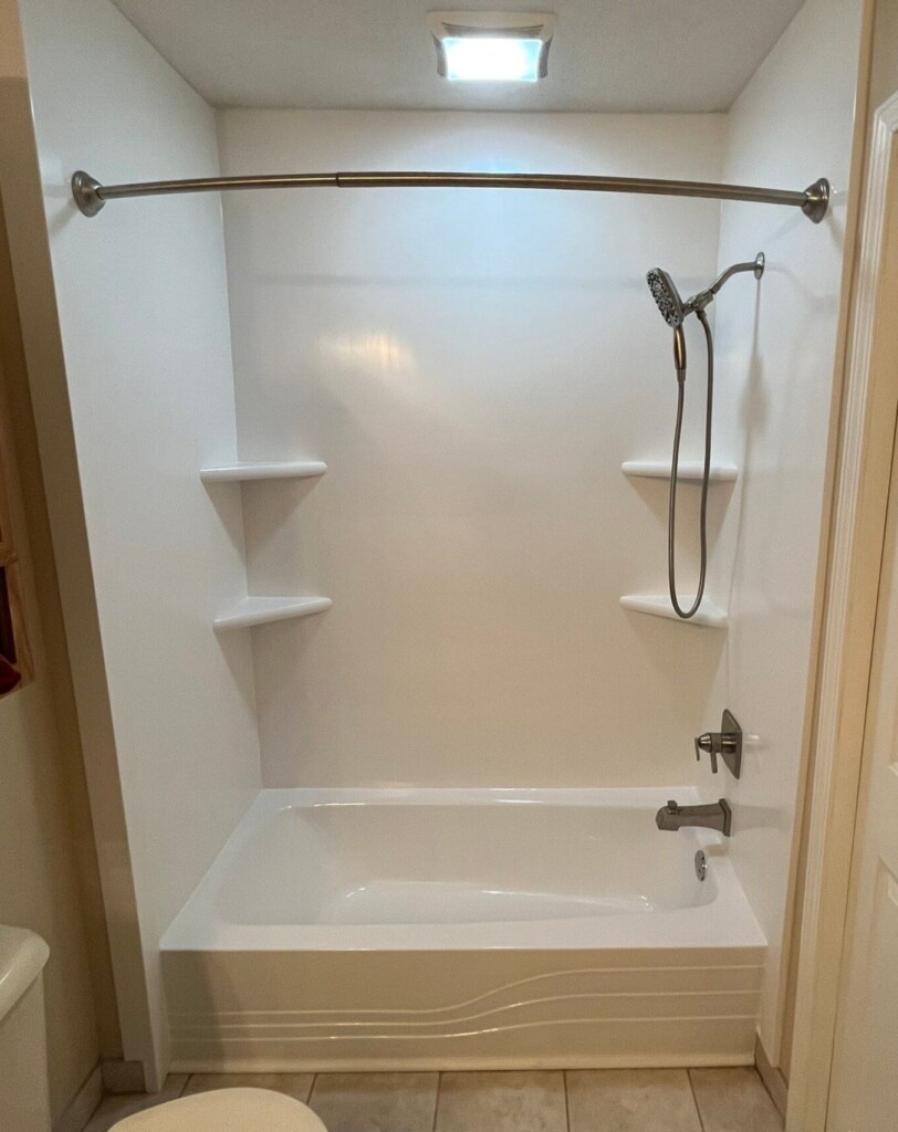 After - Bath & Shower Combo, Groveland, Novi, MI 48374