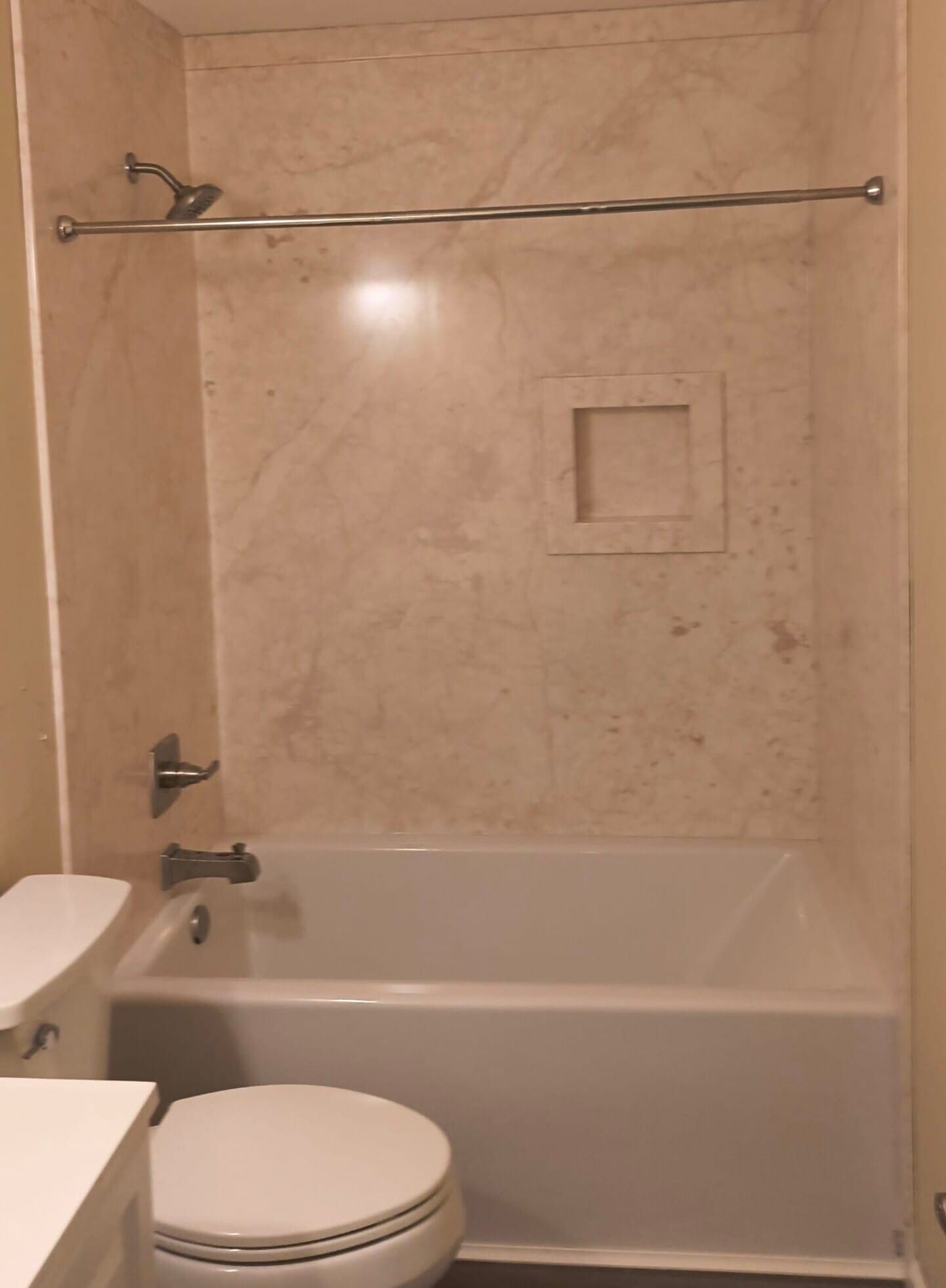 Bath & Shower Combo, Callie St, Canal Winchester, OH 43110