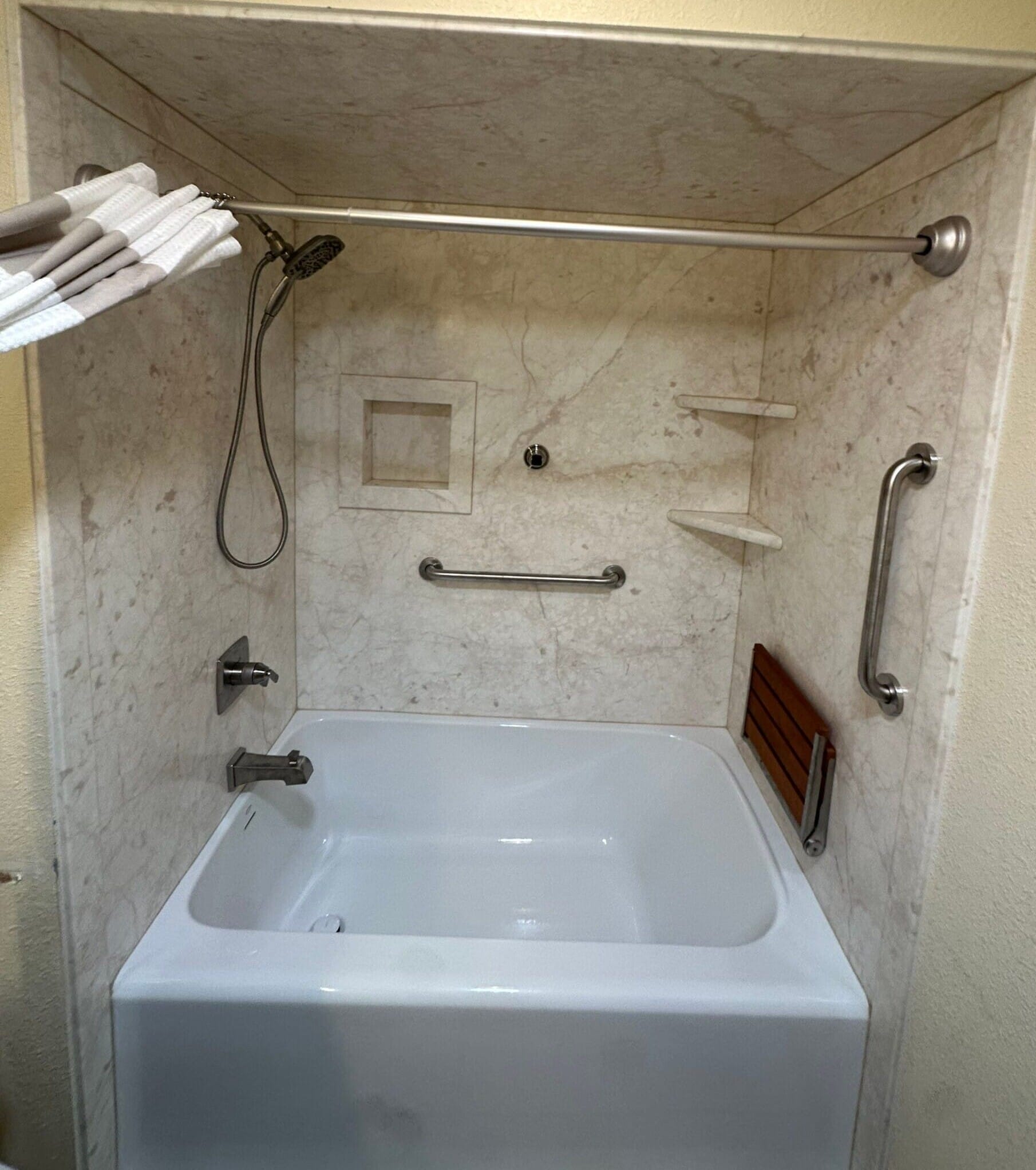 Bath & Shower Combo, W Hutton Drive, Sun City, AZ 85351