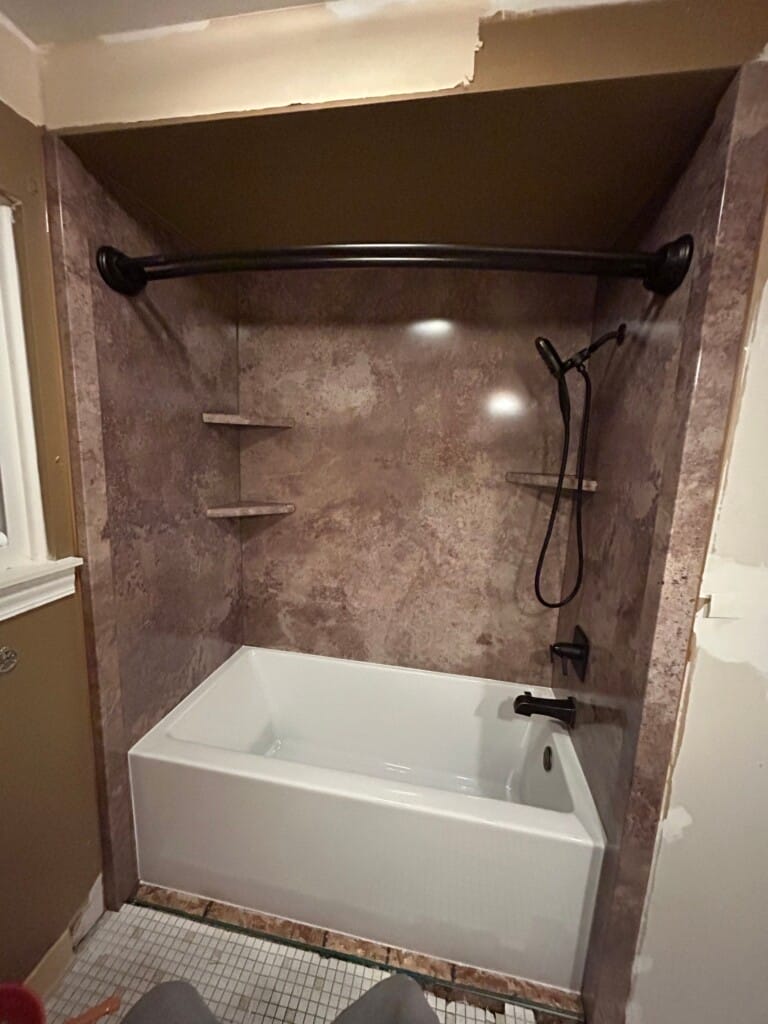 After - Bath & Shower Combo, Perry St, Roseville, MI 48066