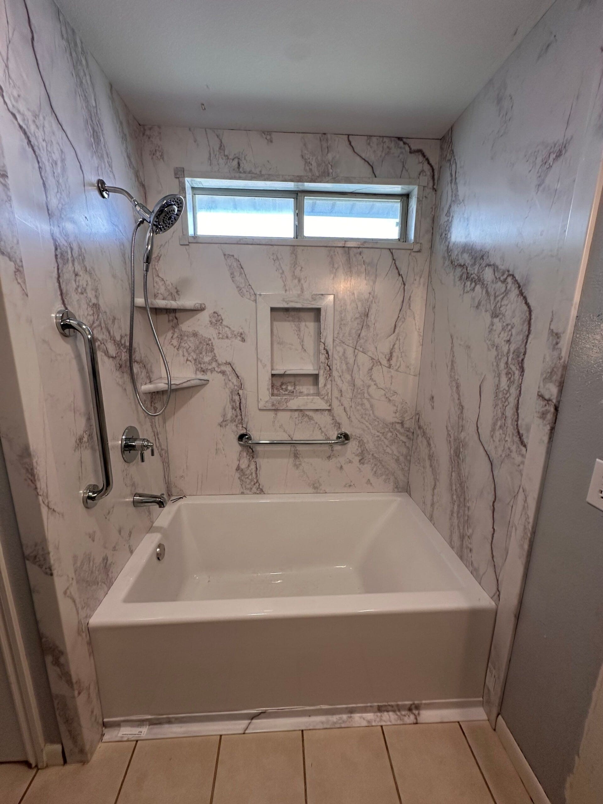 Bath & Shower Combo, Mohican St, Round Rock, TX 78665