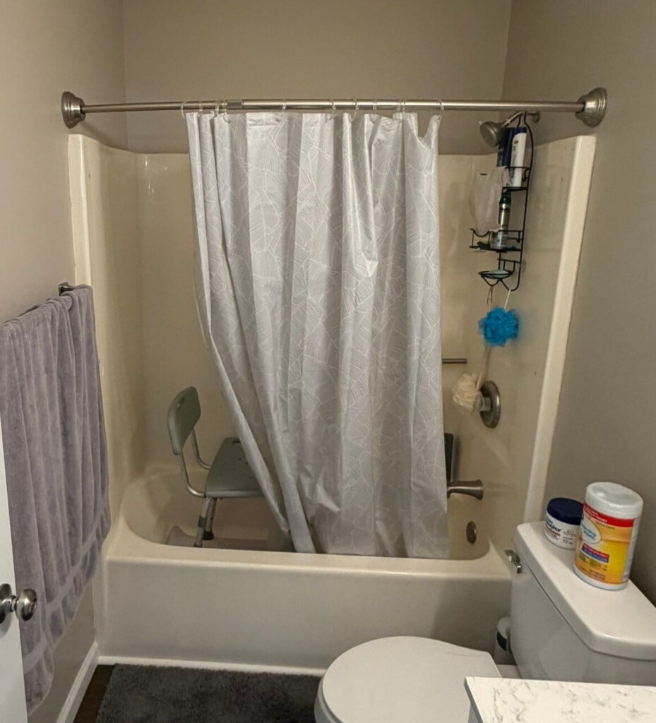 Before - Tub To Shower Conversion, Arrowwood Dr, Columbia, MO 65202