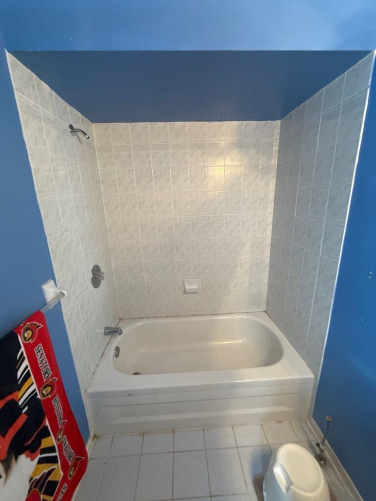 Before - Tub To Shower Conversion, Carbery Dr, Ottawa, ON K2S 1E3