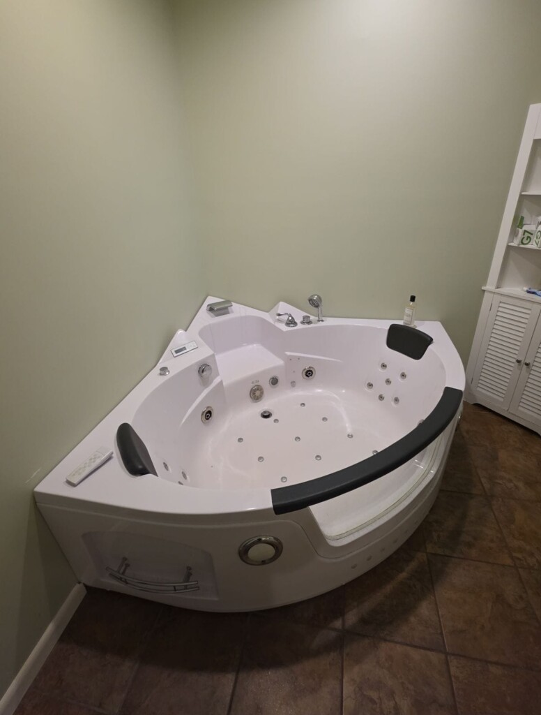 Before - Bath & Shower Combo, 6th St, Rensselaer, NY 12144