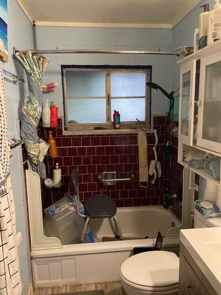 Before - Tub To Shower Conversion, Esmeralda St, Sacramento, CA 95820