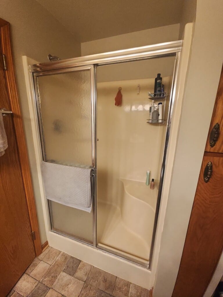 Before - Shower Remodel, Crestwood Dr, Lapeer, MI 48446