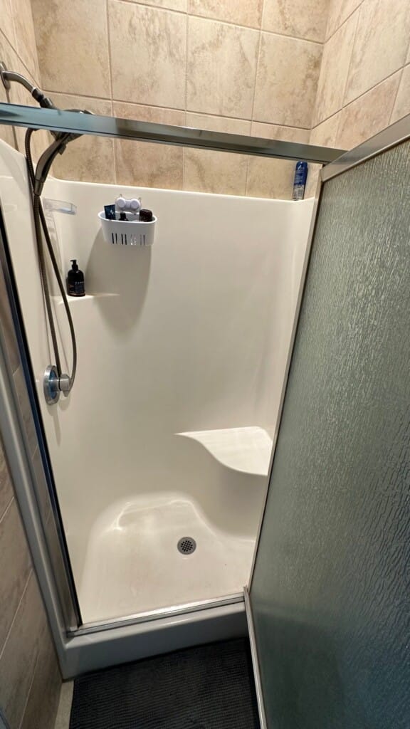 Before - Bathroom Remodel, Skyline Dr, Cleveland, OH 44143