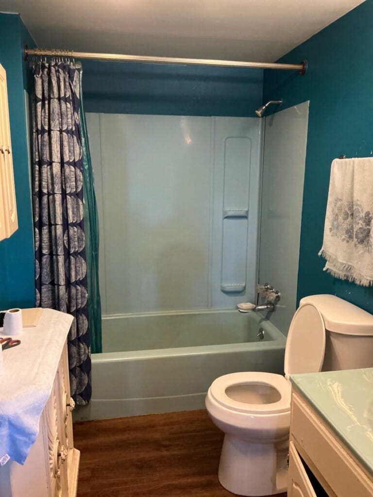 Before - Bath & Shower Combo, Liberty Rd N, Powell, OH 43065