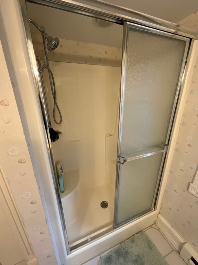 Before - Bathroom Remodel, Oakleaf Ln, Richardson, TX 75082