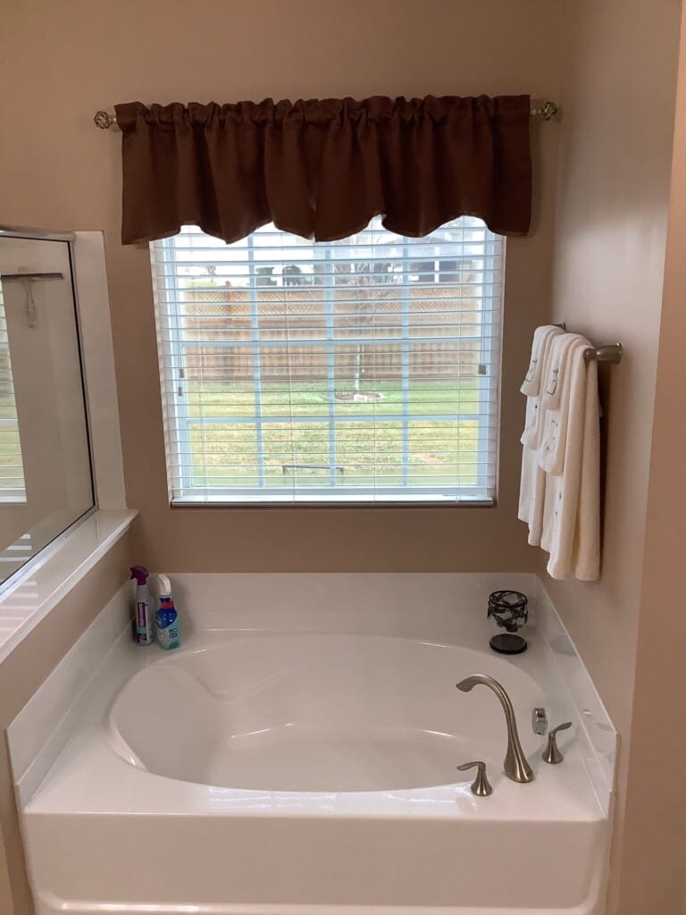 Before - Tub To Shower Conversion, County Square Dr, Ventura, CA 93003