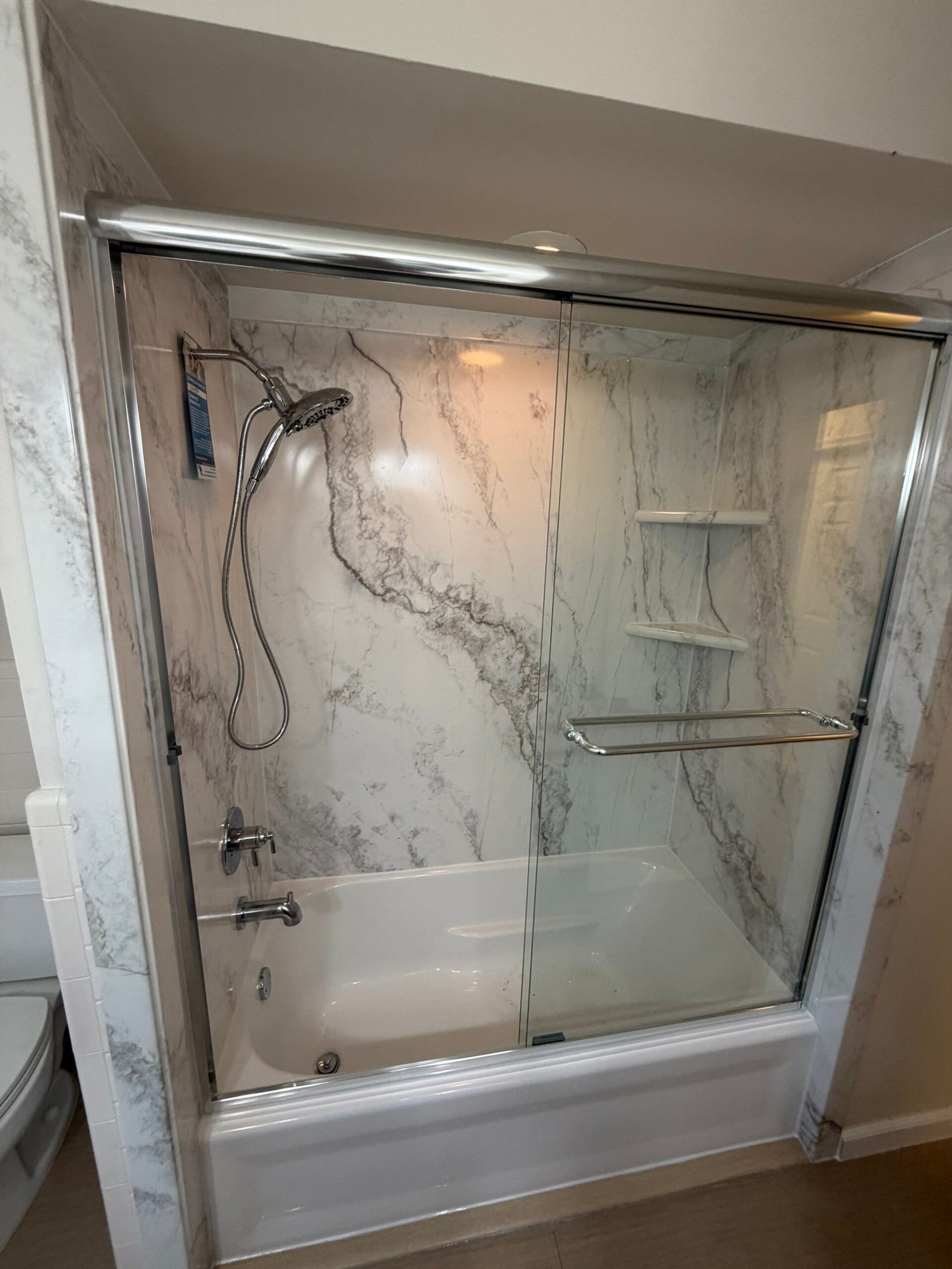 Bath & Shower Combo, Old Forge Ln, Farmington Hills, MI 48334