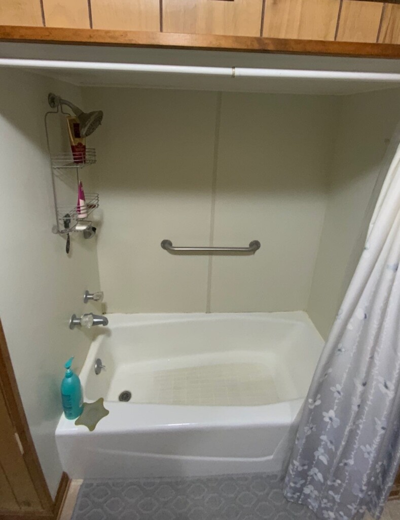 Before - Bath & Shower Combo, 79th Ave NE, Bismarck, ND 58503