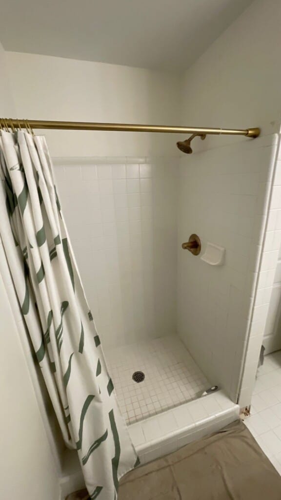 Before - Shower Remodel, Country Ridge Ln, Macomb Twp, MI 48044