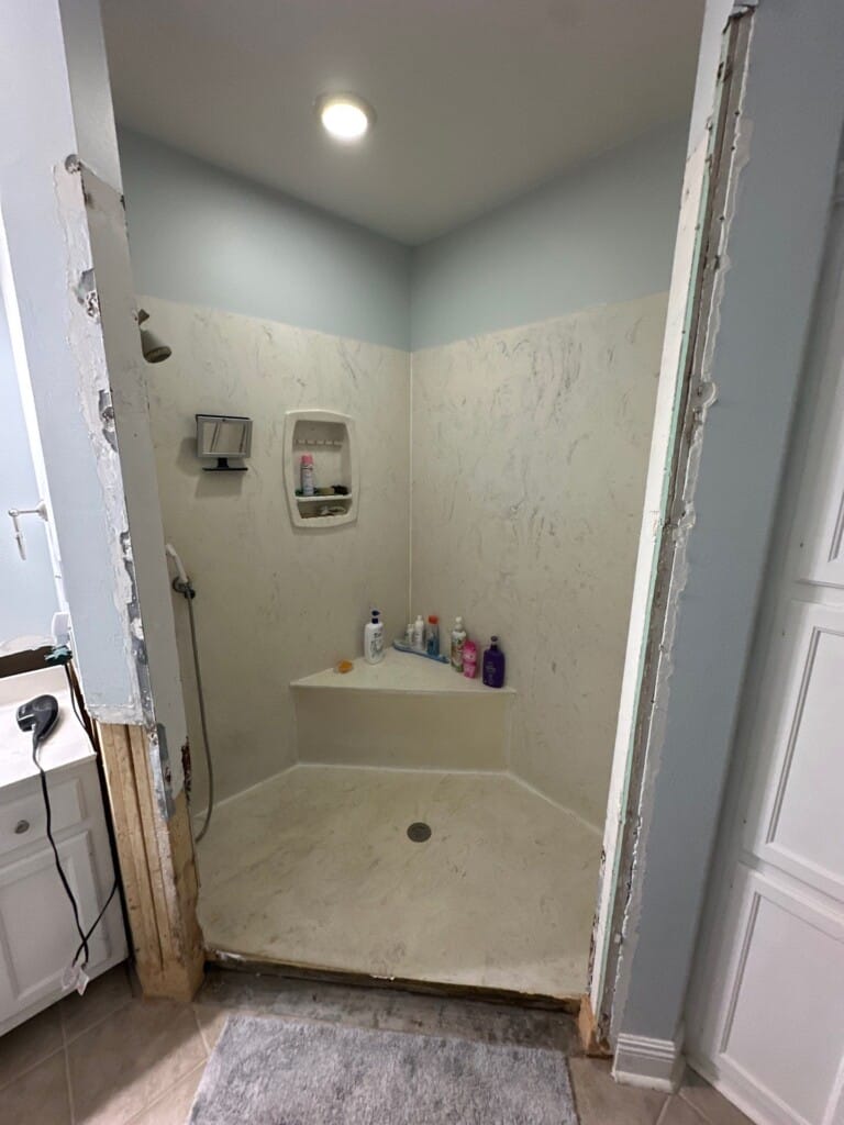 Before - Bathroom Remodel, Saticoy St, Reseda, CA 91335