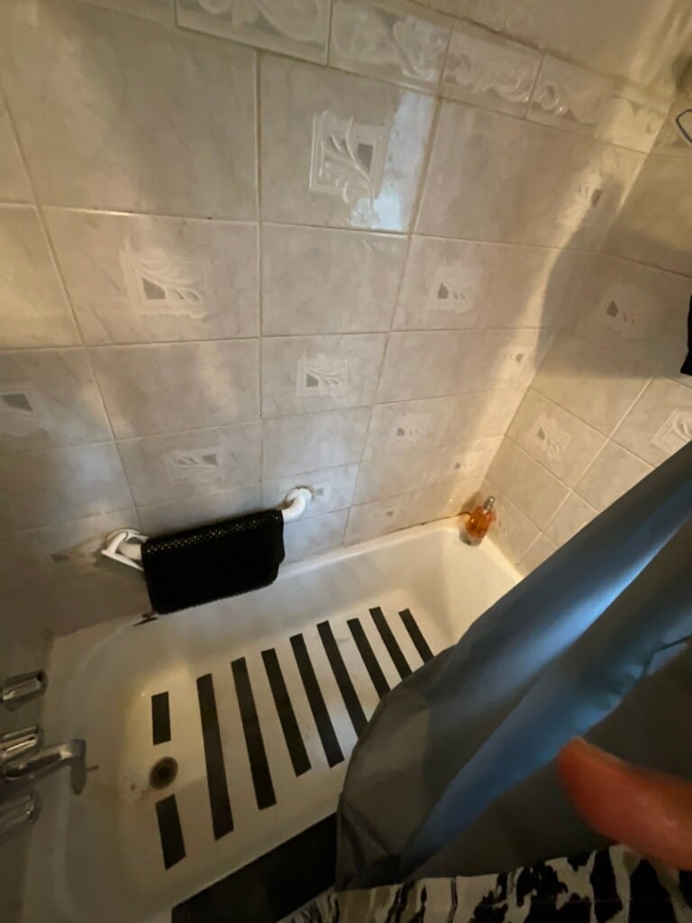 Before - Tub To Shower Conversion, Evergreen St, Burbank, CA 91505