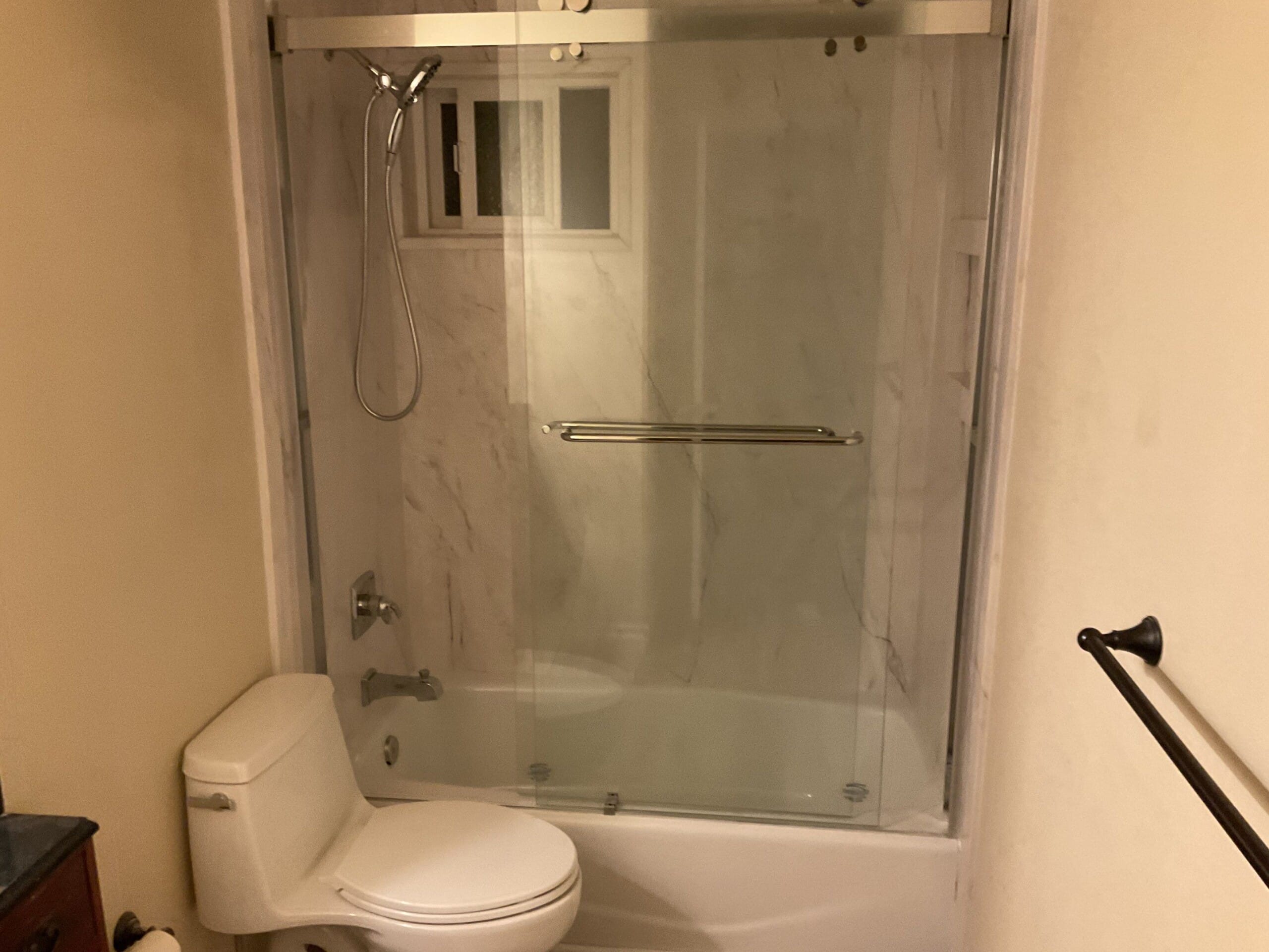 Bath & Shower Combo, Regent Rd, Bayside, WI 53217