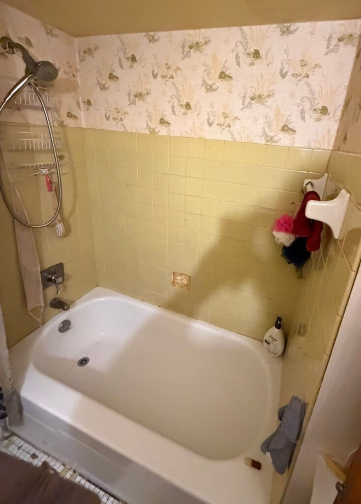 Before - New Bathtub Installation, Sherwood Cir, Cleveland, OH 44125