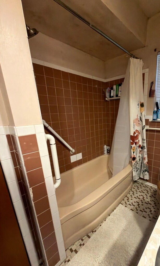 Before - New Bathtub Installation, Walker Ave, Warren, MI 48092