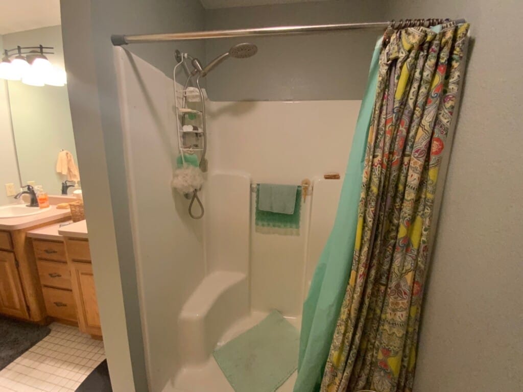 Before - Shower Remodel, S Anita Ave, Sioux Falls, SD 57103