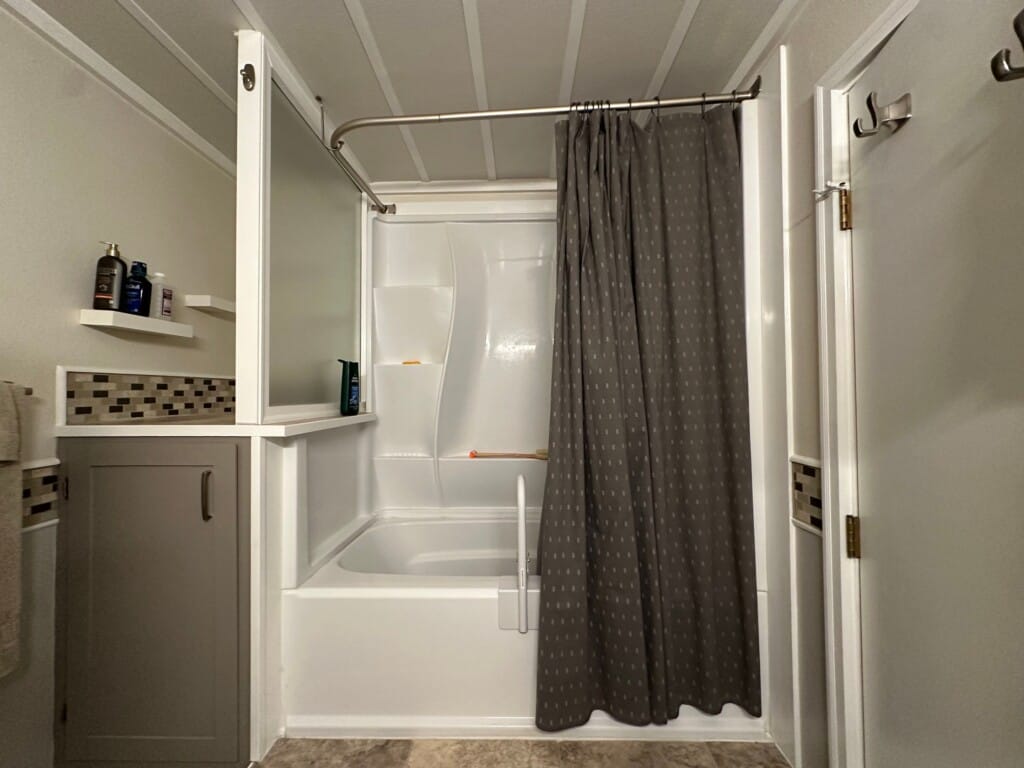 Before - Shower Remodel, Pine Lily St, Orlando, FL 32827